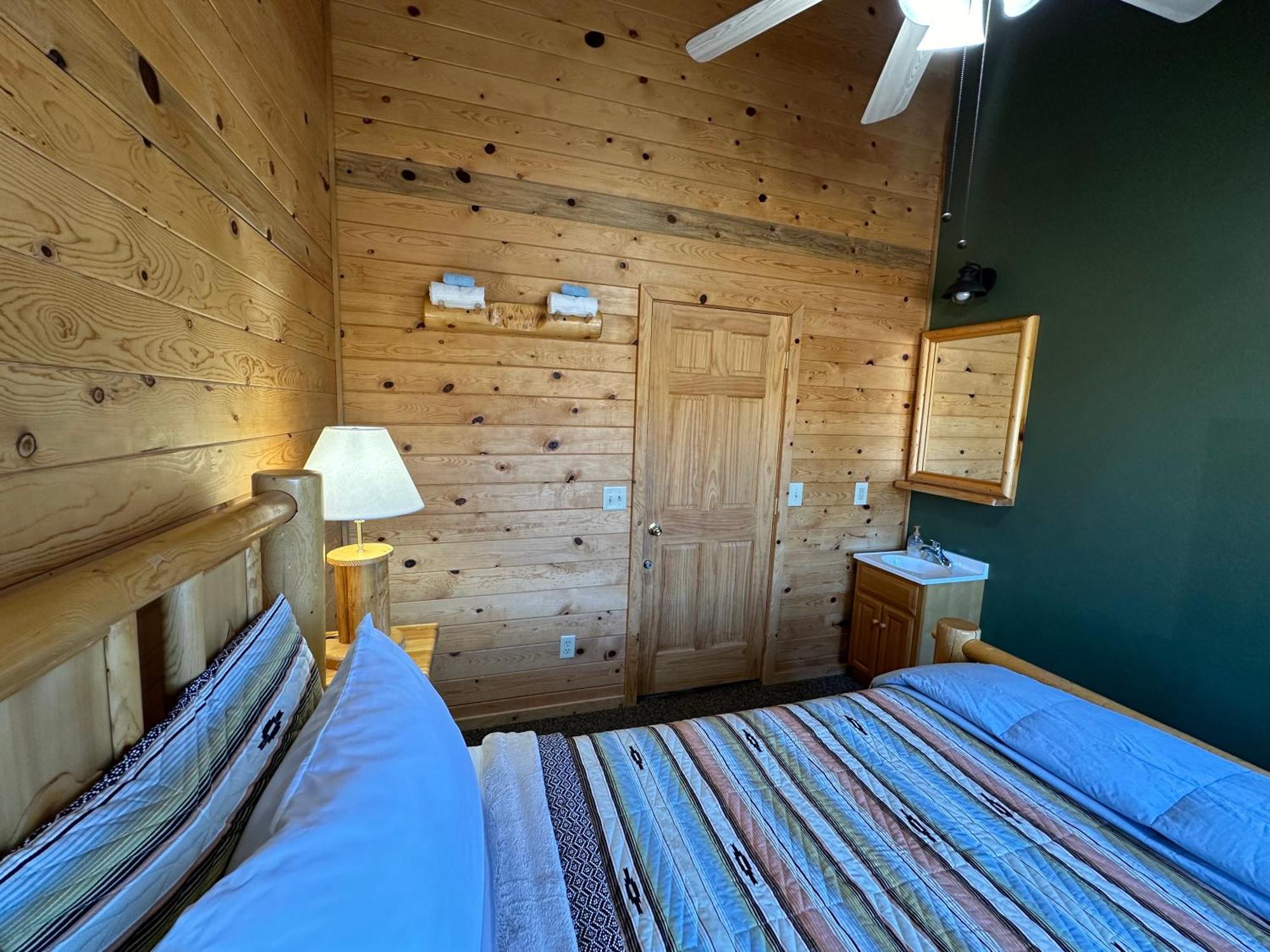 Mount Peale Country Inn La Sal Экстерьер фото